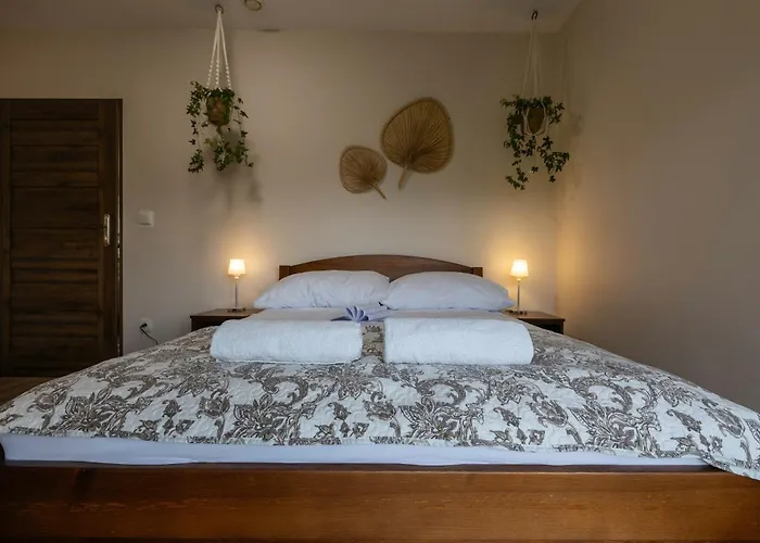 Pod Lasem * Bobolice (Myszkow)